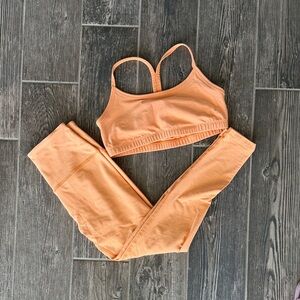 Beyond Yoga Peach/Light Orange Seamless Leggings & Sports Bra Set